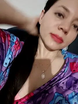 Miaesmeralda online show from 04.28.26