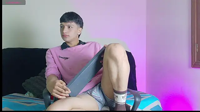 Snapshot of SaNti_ll chatting on 06.19.26 SaNti ll online show from 06.19.26