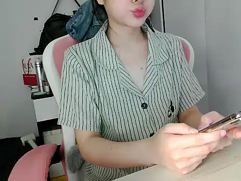 lucienguyen online show from 06.25.26