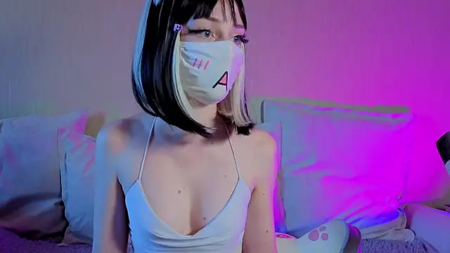LunaNyanmi online show from 07.01.26
