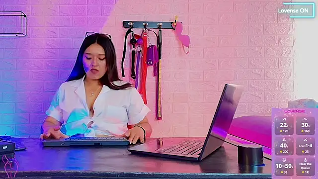 Bdsm Kiara online show from 04.08.26