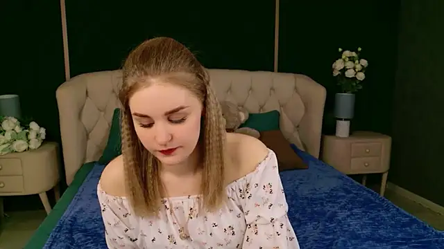 Snapshot of Molly_Voses chatting on 05.01.26 Molly Voses online show from 05.01.26