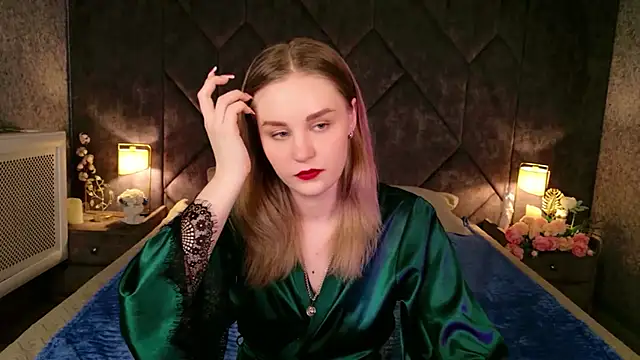 Snapshot of Molly_Voses chatting on 05.19.26 Molly Voses online show from 05.19.26