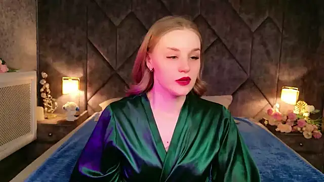 Snapshot of Molly_Voses chatting on 05.27.26 Molly Voses online show from 05.27.26