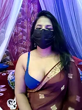 Snapshot of Hot_Alicee chatting on 04.27.26 Hot Alicee online show from 04.27.26