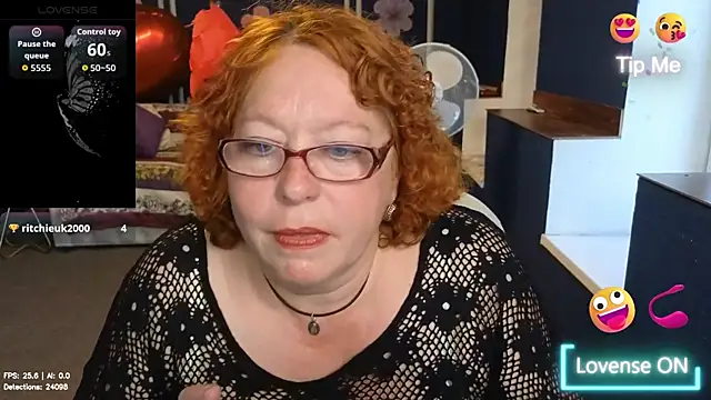 Snapshot of Fara_Flutte chatting on 06.16.26 Fara Flutte online show from 06.16.26
