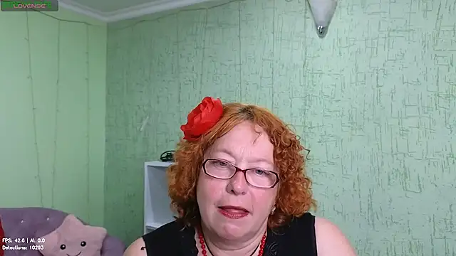 Snapshot of Fara_Flutte chatting on 06.24.26 Fara Flutte online show from 06.24.26