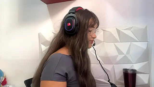 IsisValentine online show from 04.10.26