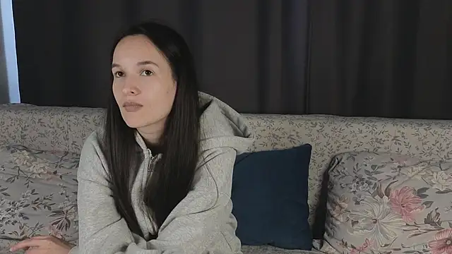 Snapshot of CutieFru1t chatting on 04.14.26 CutieFru1t online show from 04.14.26