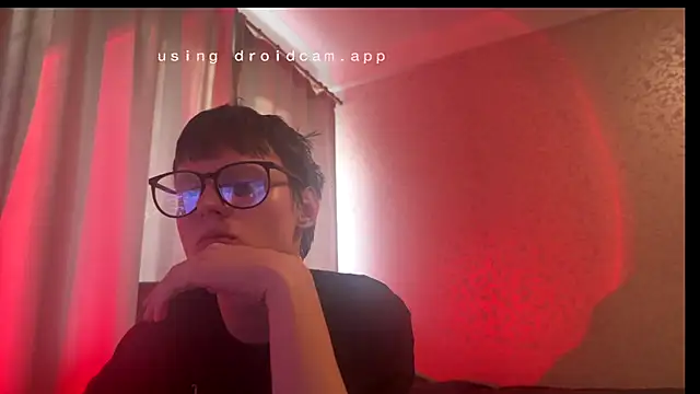 Snapshot of dalvos chatting on 04.10.26 dalvos online show from 04.10.26