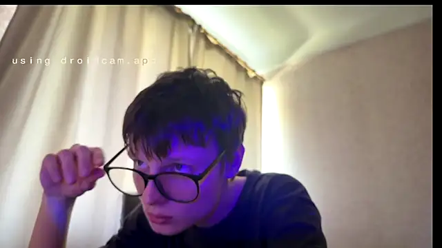 Snapshot of dalvos chatting on 04.15.26 dalvos online show from 04.15.26