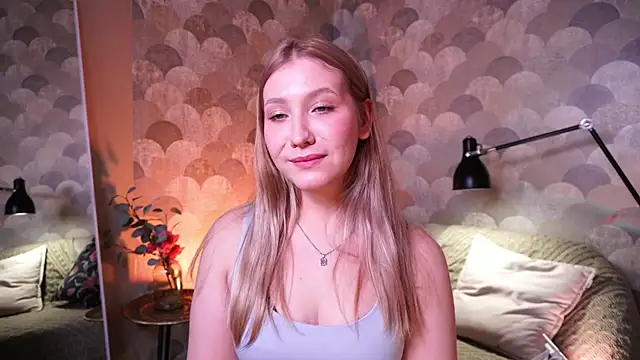 Emilicious online show from 04.10.26