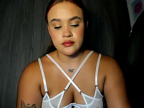 Sabrina Darkness online show from 04.20.26