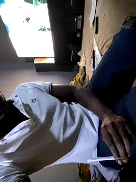 Snapshot of Ysae37 chatting on 04.14.26 Ysae37 online show from 04.14.26