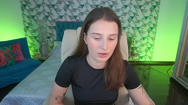 Snapshot of VikVikLove chatting on 06.10.26 VikVikLove online show from 06.10.26