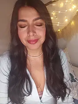 Snapshot of Antonella-corruso chatting on 05.06.26 Antonella-corruso online show from 05.06.26