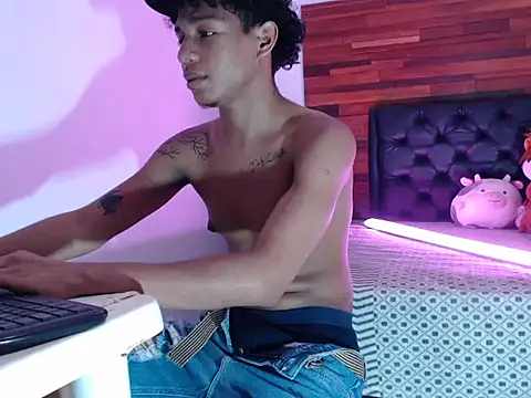 Snapshot of aarom_ chatting on 04.10.26 aarom online show from 04.10.26