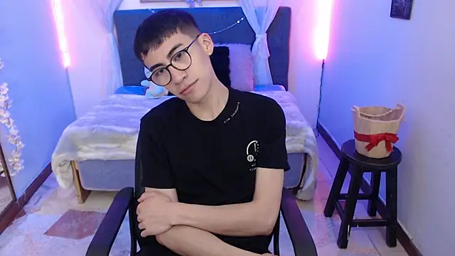 Snapshot of Andy_Norton chatting on 04.15.26 Andy Norton online show from 04.15.26