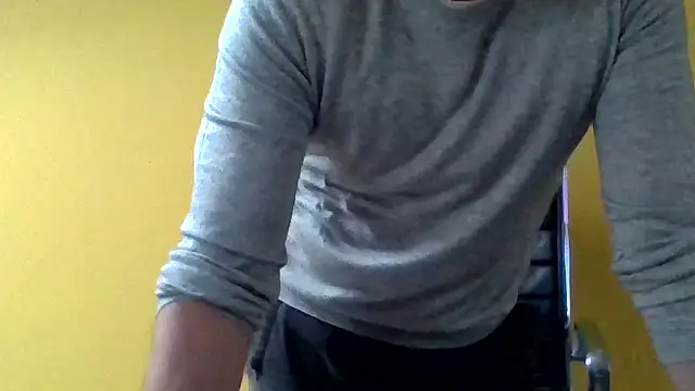 Snapshot of jjjust_curiousss chatting on 04.10.26 jjjust curiousss online show from 04.10.26