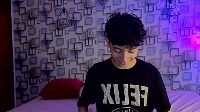 Snapshot of Twink_Sebas7 chatting on 06.14.26 Twink Sebas7 online show from 06.14.26