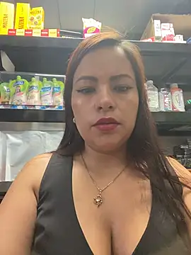 MIA ROSSEEE online show from 05.25.26