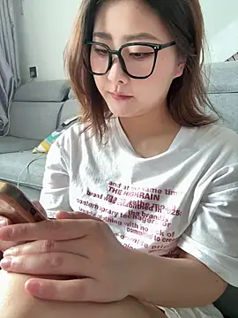 Snapshot of Mu-Mu520 chatting on 04.14.26 Mu-Mu520 online show from 04.14.26