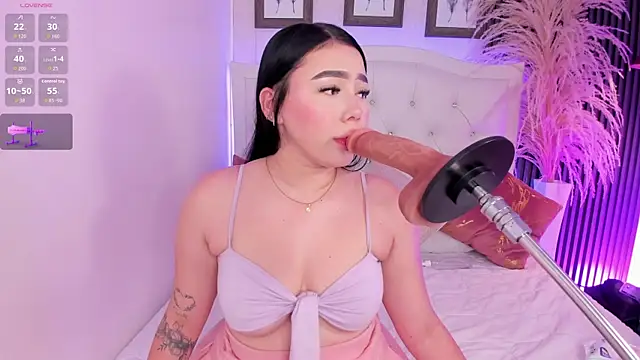 Snapshot of kitty_bluuee chatting on 04.16.26 kitty bluuee online show from 04.16.26