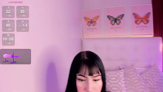 Snapshot of kitty_bluuee chatting on 05.15.26 kitty bluuee online show from 05.15.26