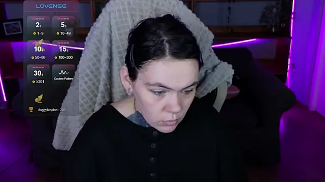 Snapshot of QwertyAnnie_Lbo chatting on 04.09.26 QwertyAnnie Lbo online show from 04.09.26