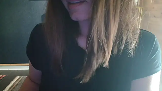 Snapshot of NicoleLove_ chatting on 06.25.26 NicoleLove online show from 06.25.26