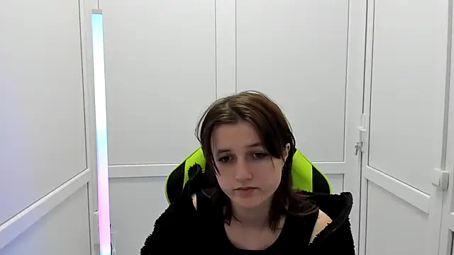 GoldenKiss online show from 04.13.26