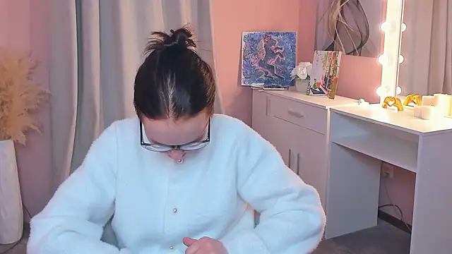 Snapshot of ErmaCurlis chatting on 04.10.26 ErmaCurlis online show from 04.10.26