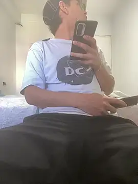 JuanF0304 online show from 04.15.26