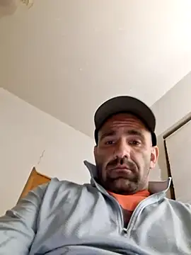 Snapshot of fitguy4u chatting on 05.24.26 fitguy4u online show from 05.24.26