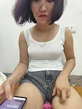 2 banana online show from 06.20.26