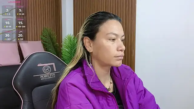 Snapshot of alonddra_tay chatting on 06.29.26 alonddra tay online show from 06.29.26