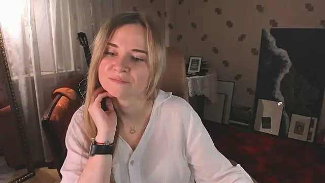 MiaSparkes online show from 06.17.26