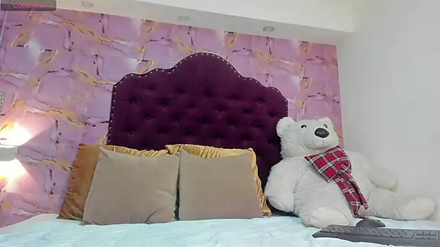 Snapshot of luna_bloomm_ chatting on 07.04.26 luna bloomm online show from 07.04.26