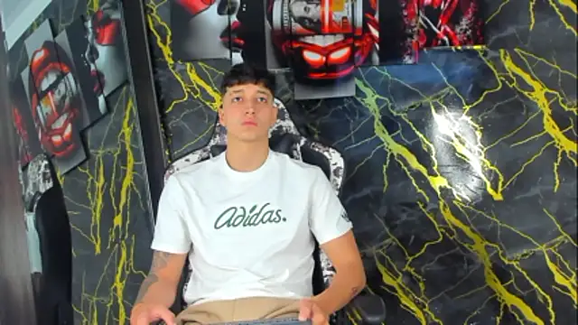 Snapshot of eithan_boy_ chatting on 04.16.26 eithan boy online show from 04.16.26