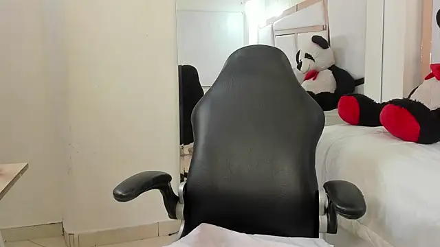 Snapshot of vanel_lope chatting on 05.15.26 vanel lope online show from 05.15.26