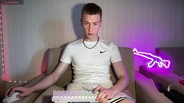 Travis Gracile online show from 06.18.26