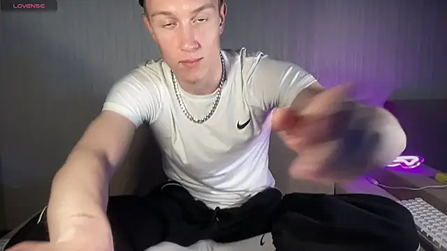 Travis Gracile online show from 06.19.26