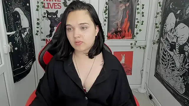 Snapshot of Caroline_cutte chatting on 06.29.26 Caroline cutte online show from 06.29.26