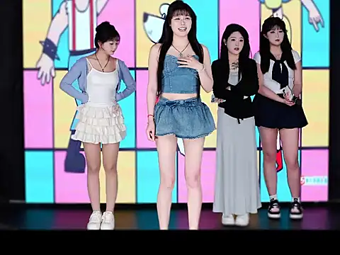 Snapshot of zhangqiqi1 chatting on 04.12.26 zhangqiqi1 online show from 04.12.26