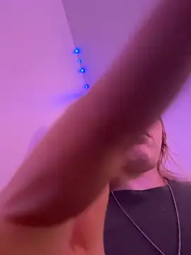 Snapshot of Sapphirelustxo chatting on 06.23.26 Sapphirelustxo online show from 06.23.26