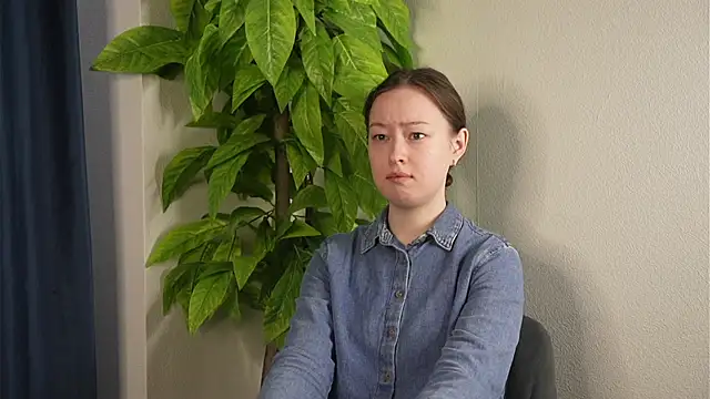 Snapshot of DanilleMincher chatting on 04.13.26 DanilleMincher online show from 04.13.26