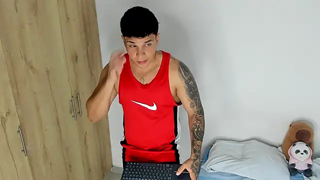 Snapshot of DrakeSmith_ chatting on 04.13.26 DrakeSmith online show from 04.13.26