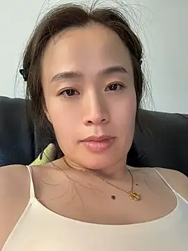 Snapshot of H-202604 chatting on 08.04.26 H-202604 online show from 08.04.26