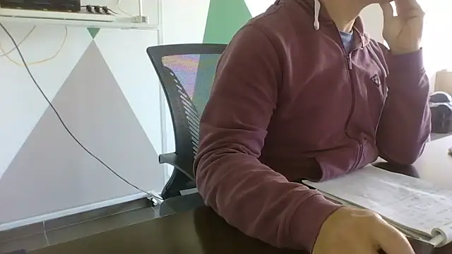 Snapshot of brunosso85ita chatting on 04.14.26 brunosso85ita online show from 04.14.26