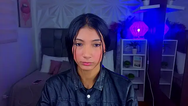 Perlaa moon  online show from 07.14.26